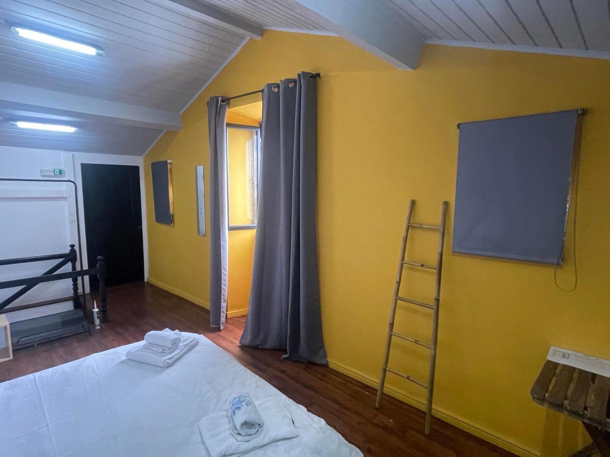 Bed and breakfast Fenais Da Luz House Extérieur photo